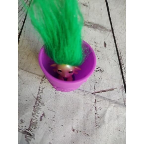 2 Lil Zelfs Planters Mini Troll Yellow Green Figure Purple Flowerpot Playset - Picture 9 of 11